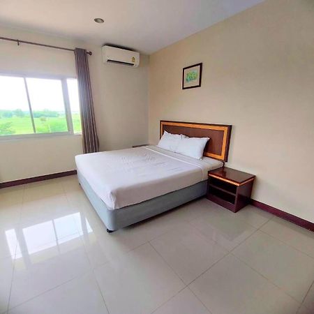 Kp Hotel Udonthani Kumphawapi Kültér fotó