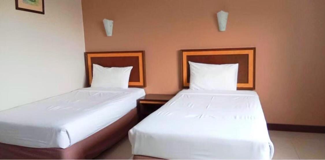 Kp Hotel Udonthani Kumphawapi Kültér fotó