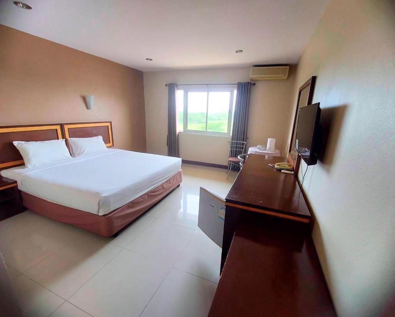 Kp Hotel Udonthani Kumphawapi Kültér fotó