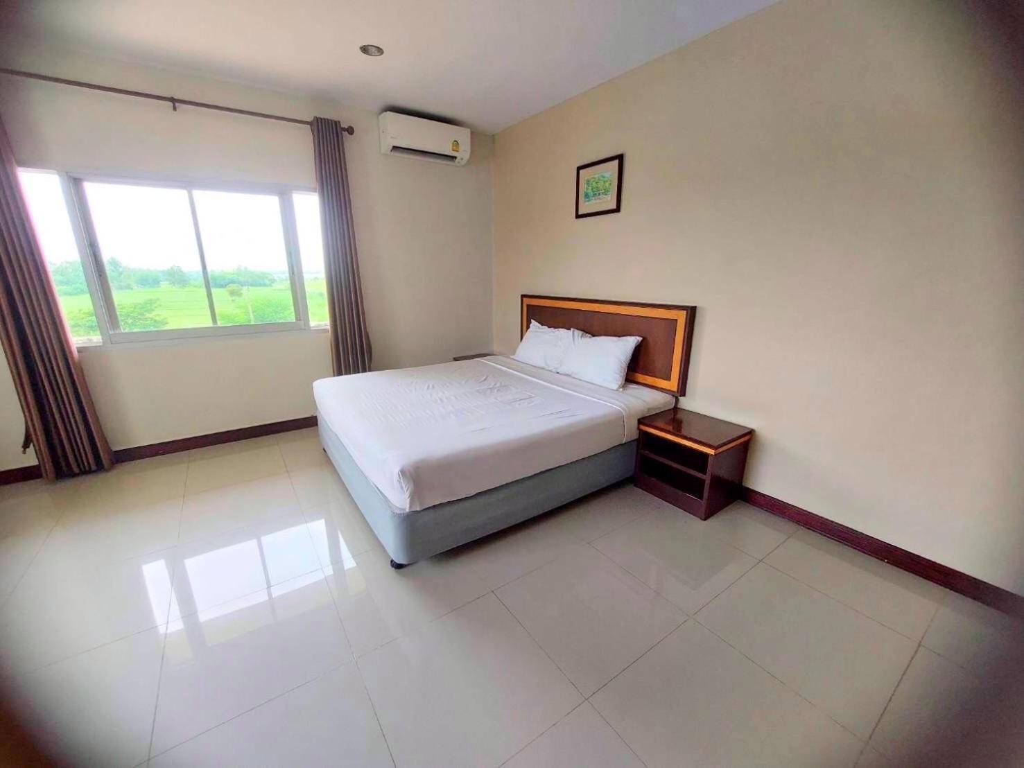Kp Hotel Udonthani Kumphawapi Kültér fotó